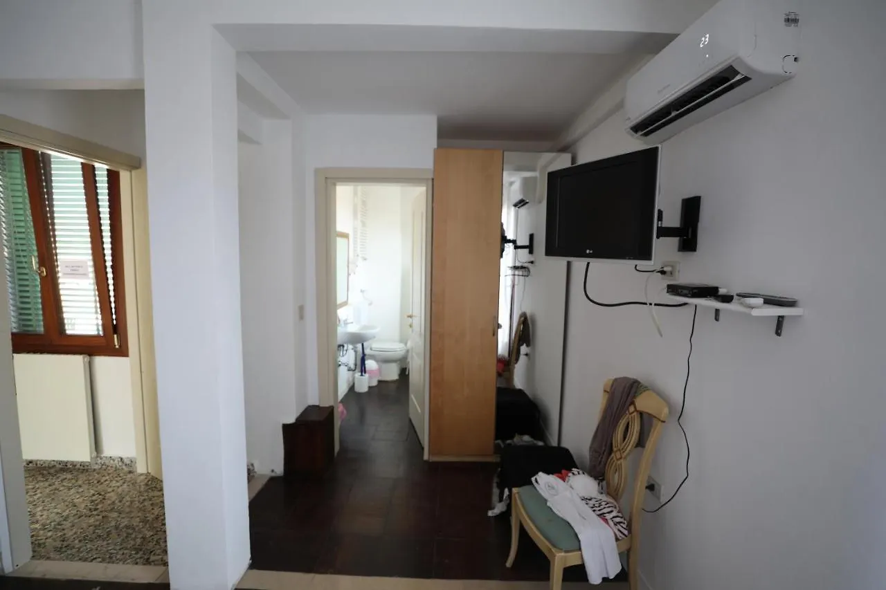 Lovely Apartment In Βενετία