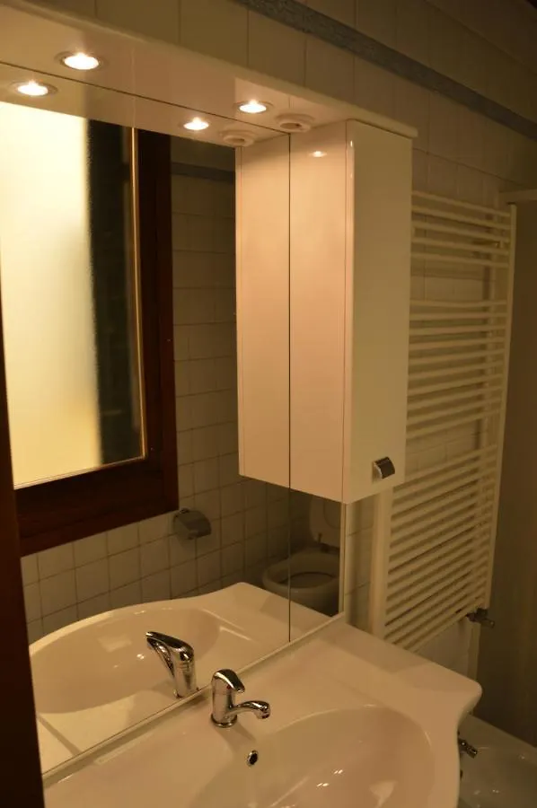 Lovely Apartment In Βενετία